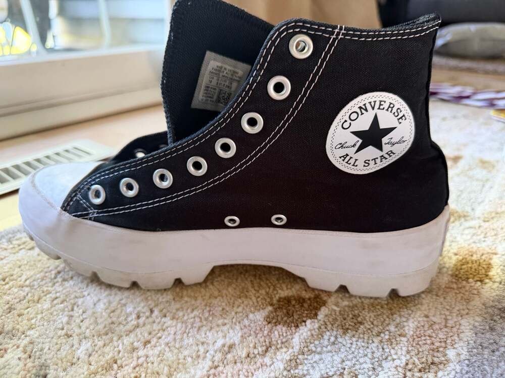 Converse Chuck Taylor All Star Lugged High Top Black White Sneakers 565901C - Picture 3 of 8
